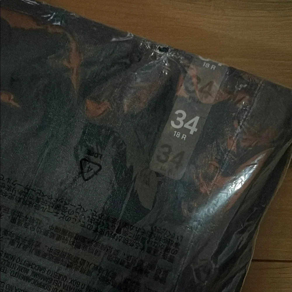 Women’s GAP Jeans - Picture 3 of 4